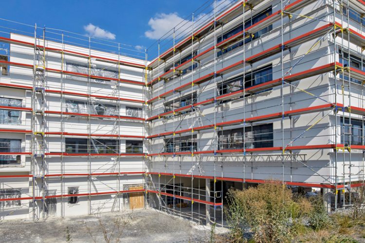10 причин вибрати фасадні риштування Layher SpeedyScaff для реновації будівель