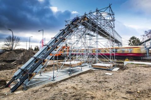 Рішення для підвісних мостів від Layher: трансформація будівельних майданчиків